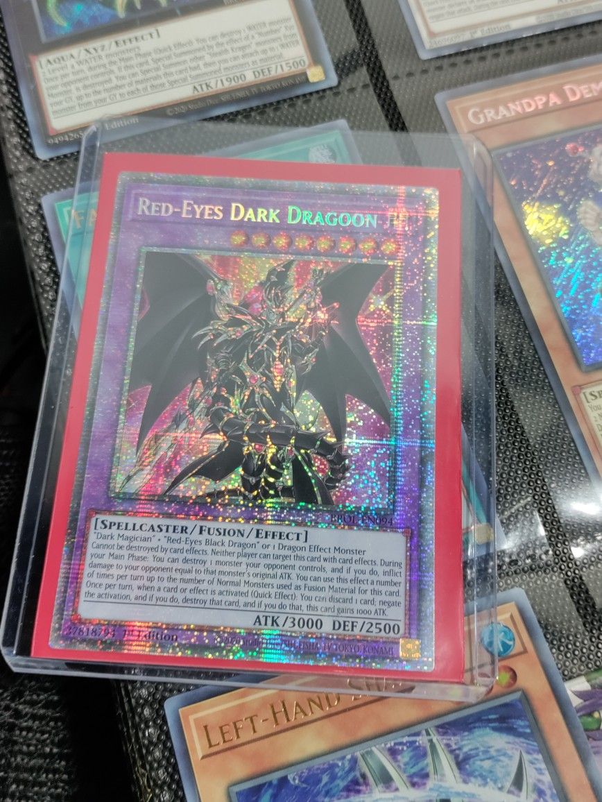MINT Starlight Rare Yu-Gi-Oh! Card Red Eyes Dark Dragoon BROL-EN094