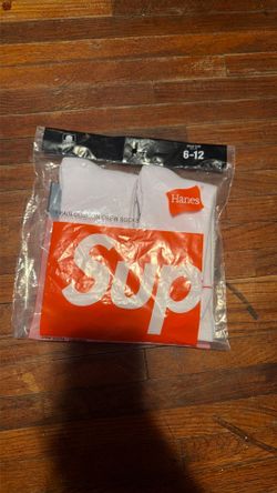 Supreme socks