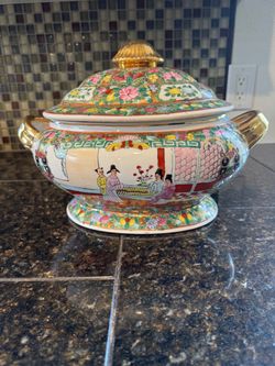 Rose Medallion Porcelain Covered Soup Tureen