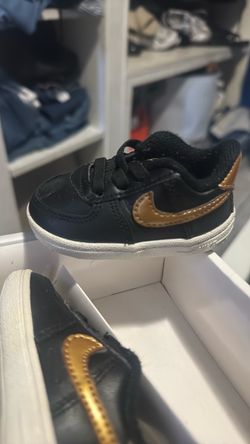 Nike Toddler Sneakers Black and Gold