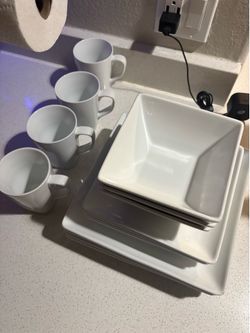 dinnerware set