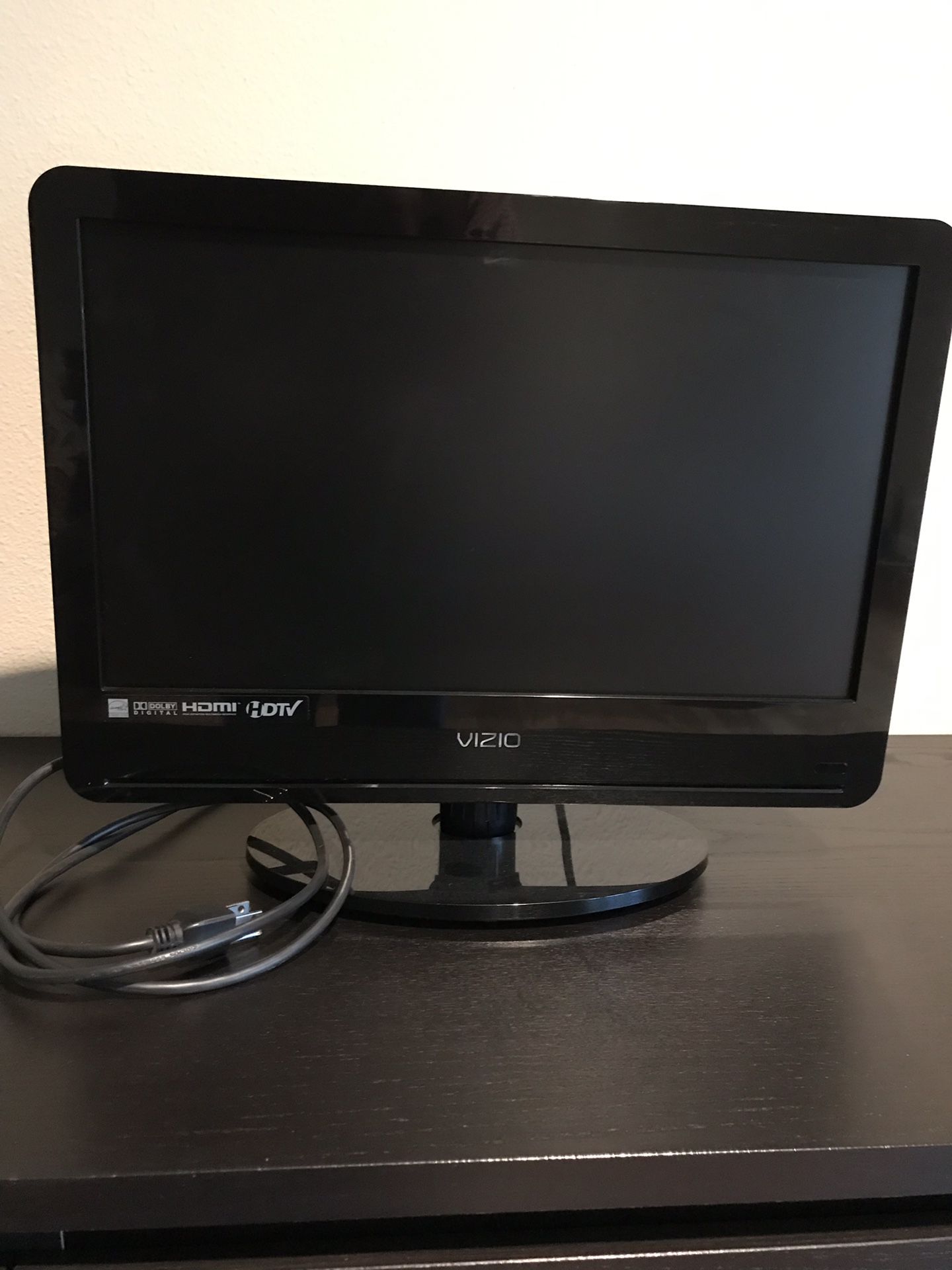 Visio VA19L 19” Flatscreen LCD TV