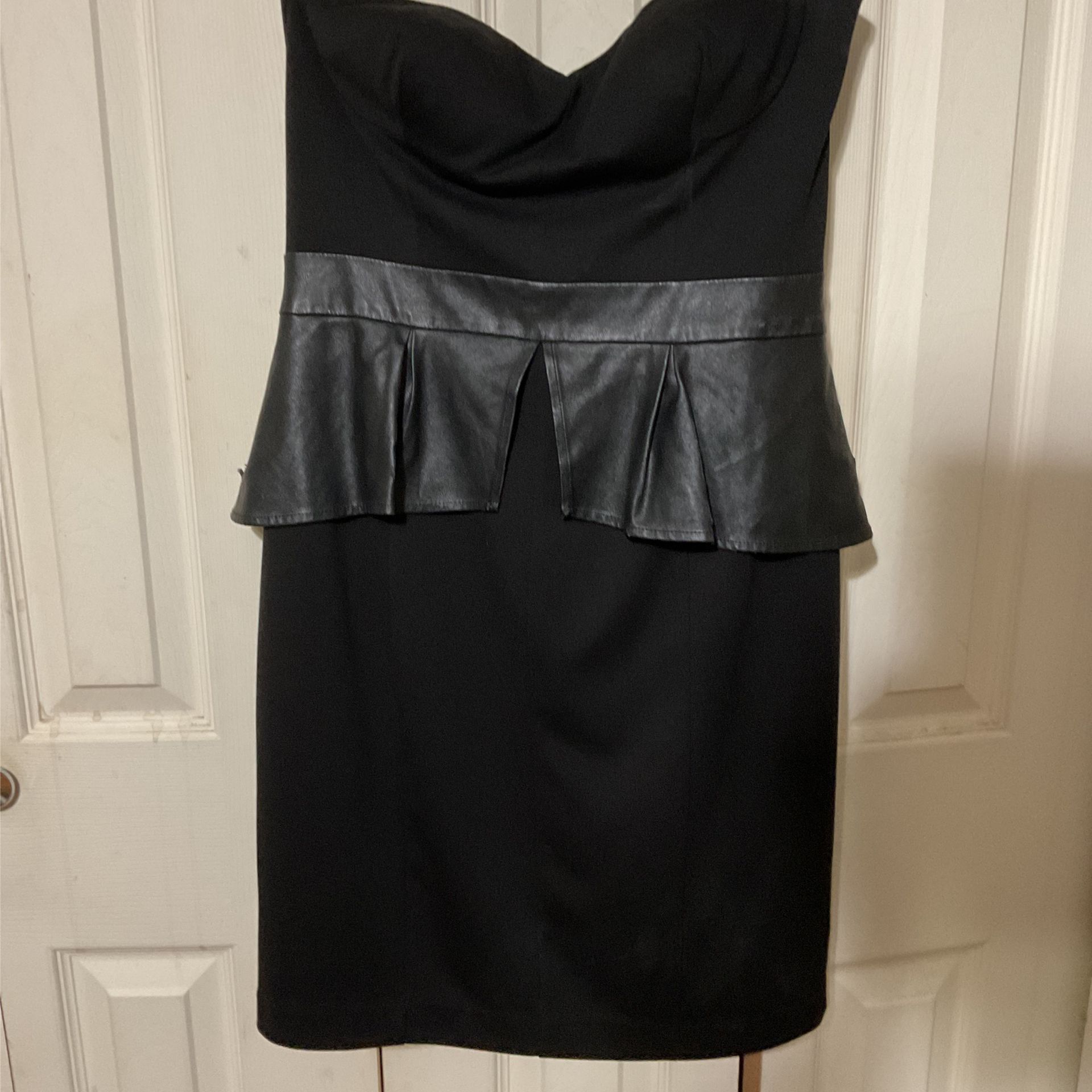 Jessica Simpson Classy Black Dress Leather Detail And Cloth. Great