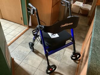 This is an OasisSpace Heavy Duty Rollator Walker in https://offerup.com/redirect/?o=Ymx1ZS5JdA== is designed to support weights between 450 and 500 lb