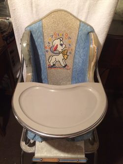 Vintage high hair w convertible table