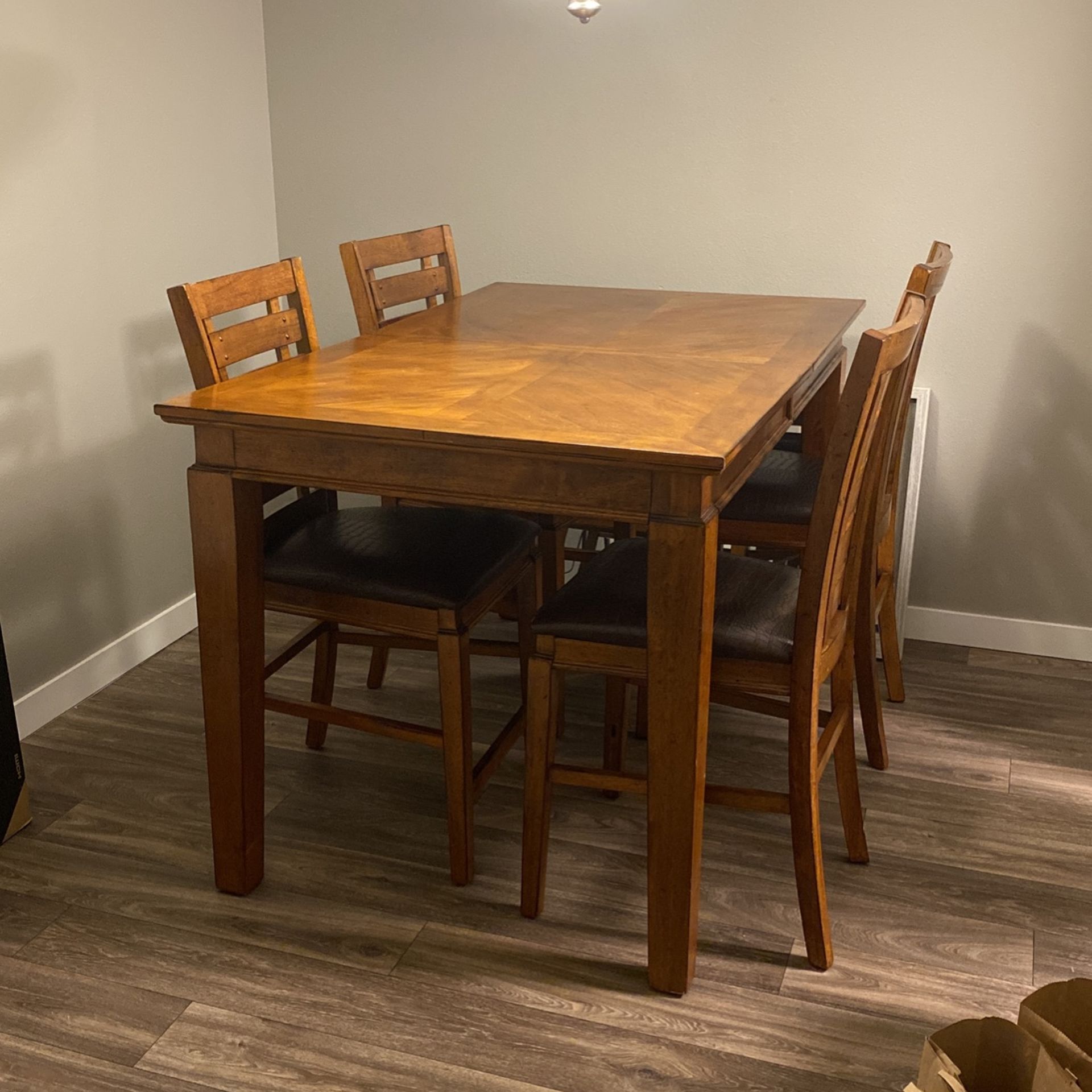 HIGH TOP DINING TABLE 4 CHAIRS BROWN WOOD DINING TABLE