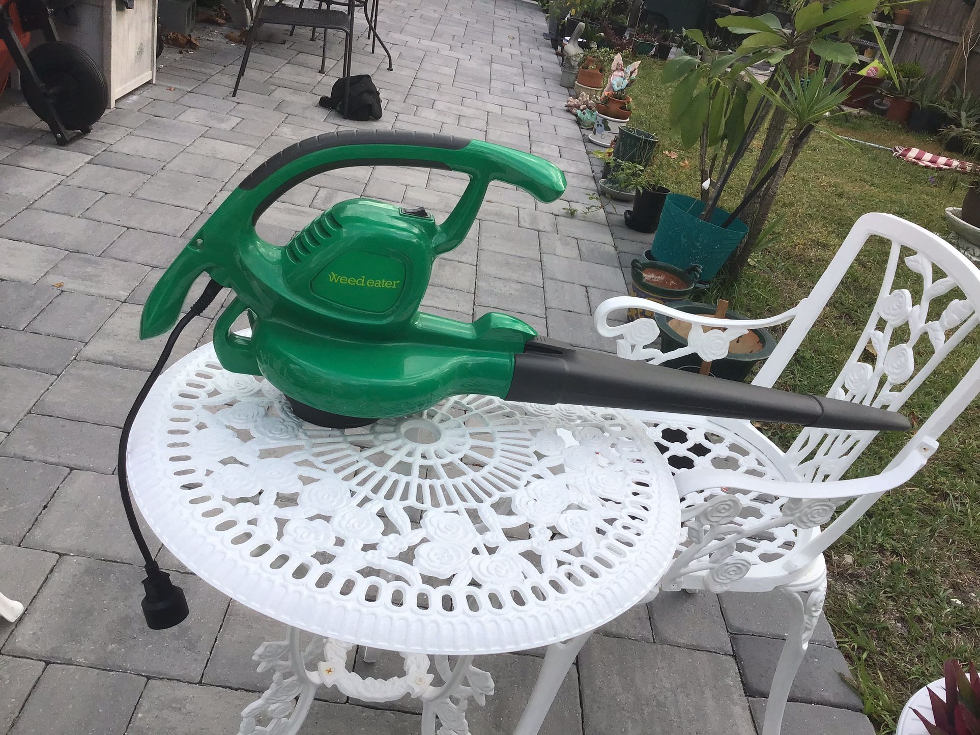 ELECTRICAL BLOWER LIKE NEW CONDITIONS.