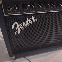 FENDER REVERB AMP 
