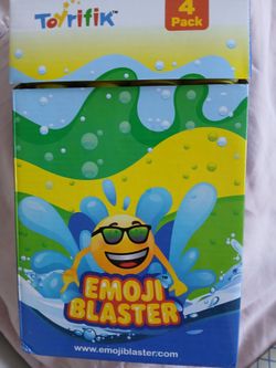 Toyrifik 4 pack emoji blasters