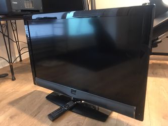 VIZIO's M320VT 32" with remote