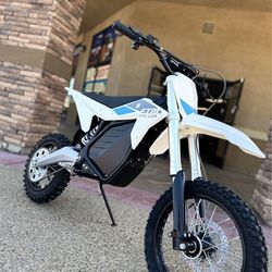 2025 RTR LITE