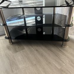 41x18 like  new  glass tv stand