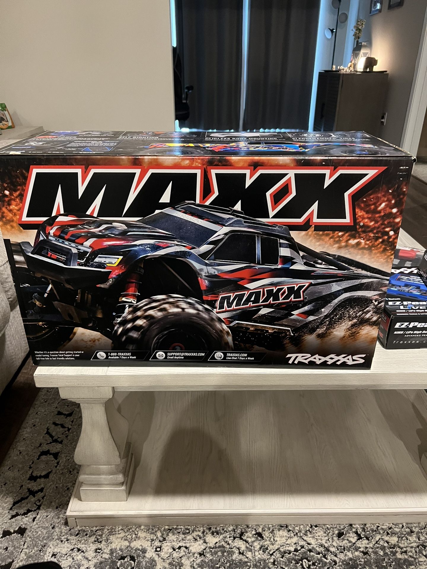New.Traxxas Maxx.