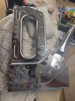 Stanley staple gun with 10 packs of staples of assorted sizes . Greenway rd and cavecreek