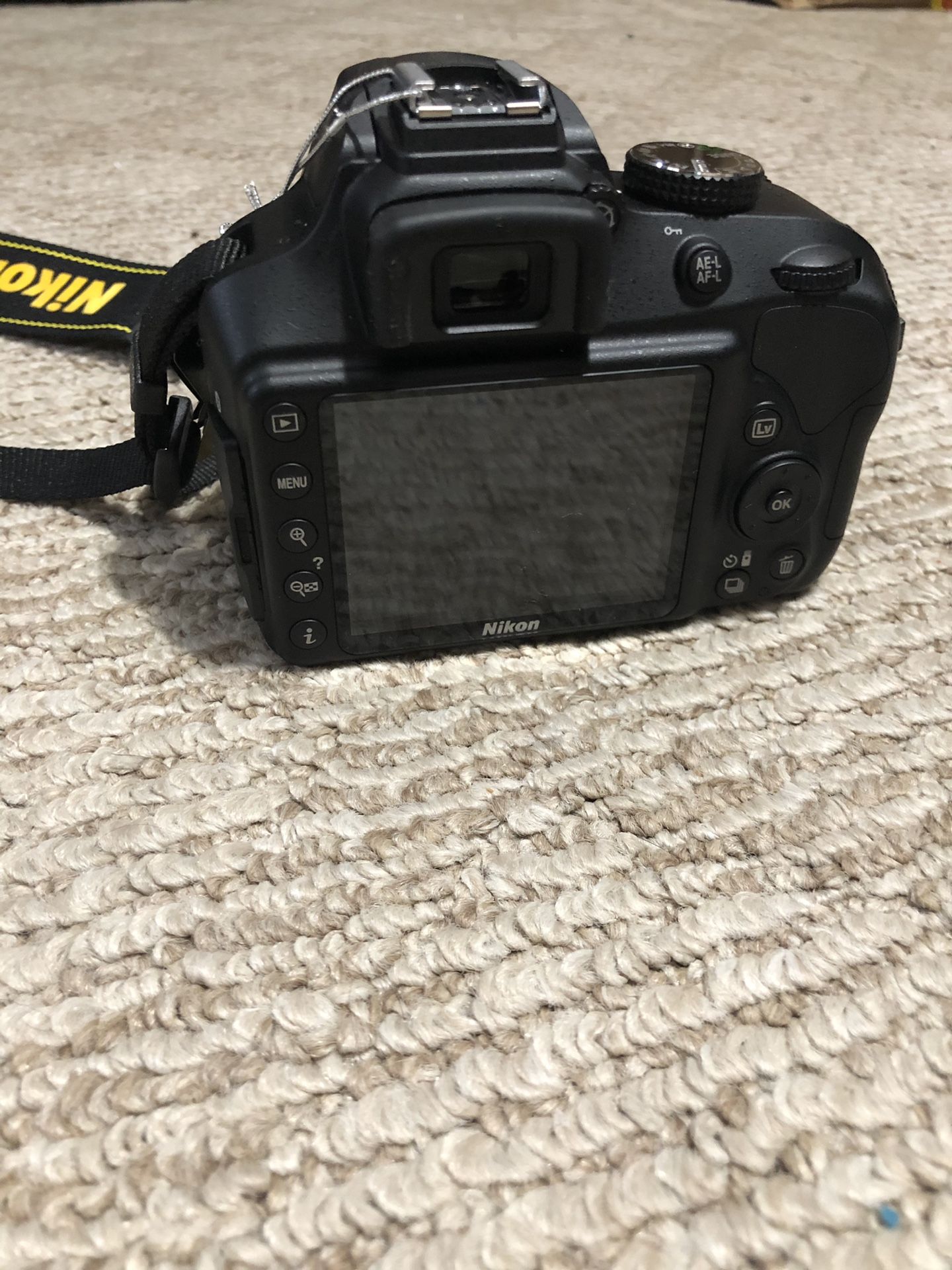 Nikon D3400 (body only) - Used - Comes with battery/sensor - MINT