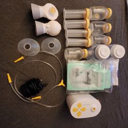 Medela Breast Pump Set with Accessories