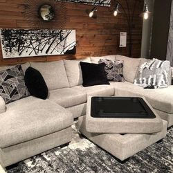 Megginson 2pc Sectional   Furniture Couch Livingroom Sofa 