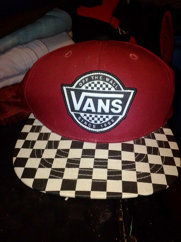 Brand New Maroon  VANS OFF THE WALL HAT FOR YOUTH W/ Checkered Bill