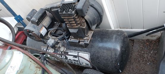 Air Compressor 26 Galons 4.5 horsepower 
