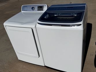 nice Samsung washer and dryer electric large load capacity working perfectly.