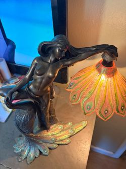 Vintage Art Deco Lady Lamp