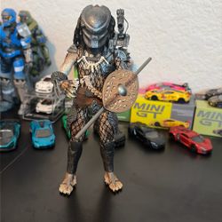 Mezco Predator