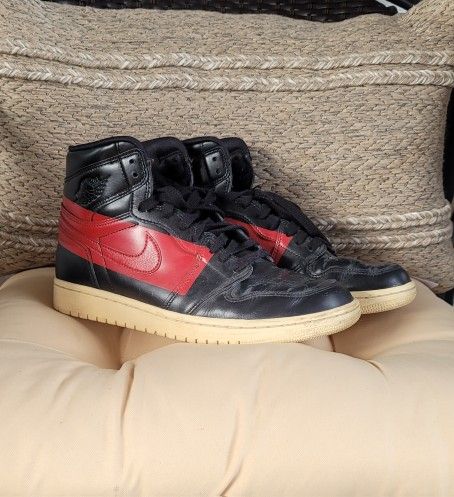 Jordan 1 Retro Nikes Mens Size 8.5 /Milwaukie 