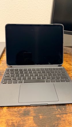 11” iPad Pro (M5) – 512GB, with accessories