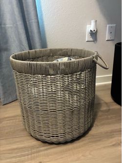 2  matching baskets