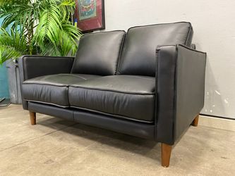 DIAMOND FURNITURE Black Leather Sleek Loveseat