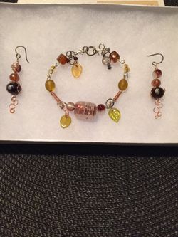 nu2nds: Custom Glass Bead Bracelet & Earring Set