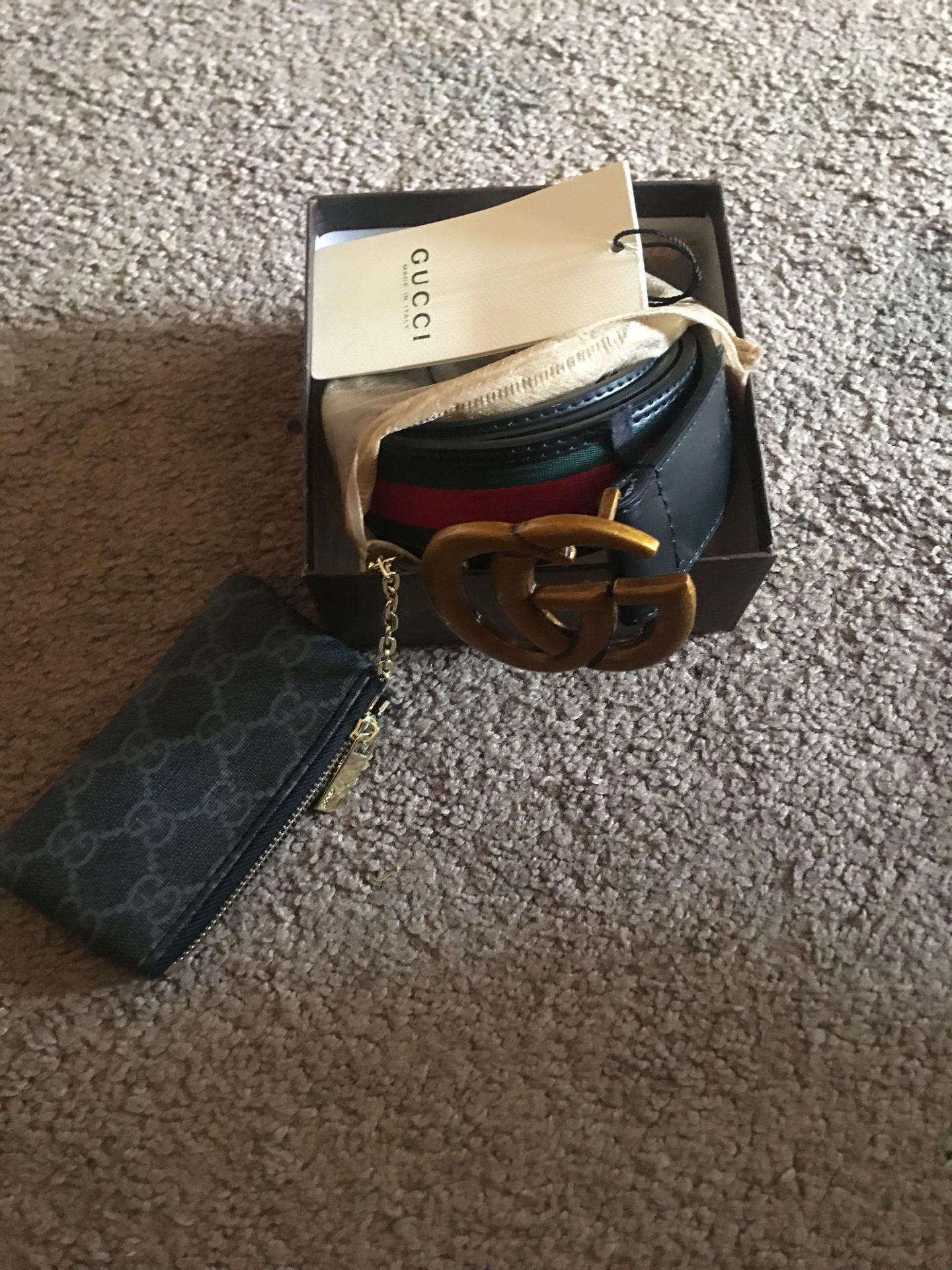 Gucci set belt and wallet chain