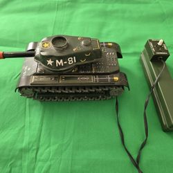 Vintage Japan "MODERN TOYS" Battery Operated Tin Toy Military Tank M-81
