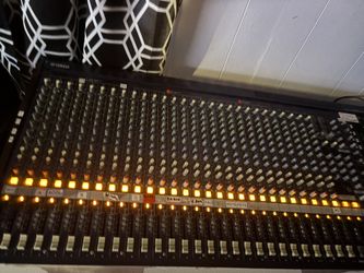 Yamaha MG32/14FX mixing board - tested and working