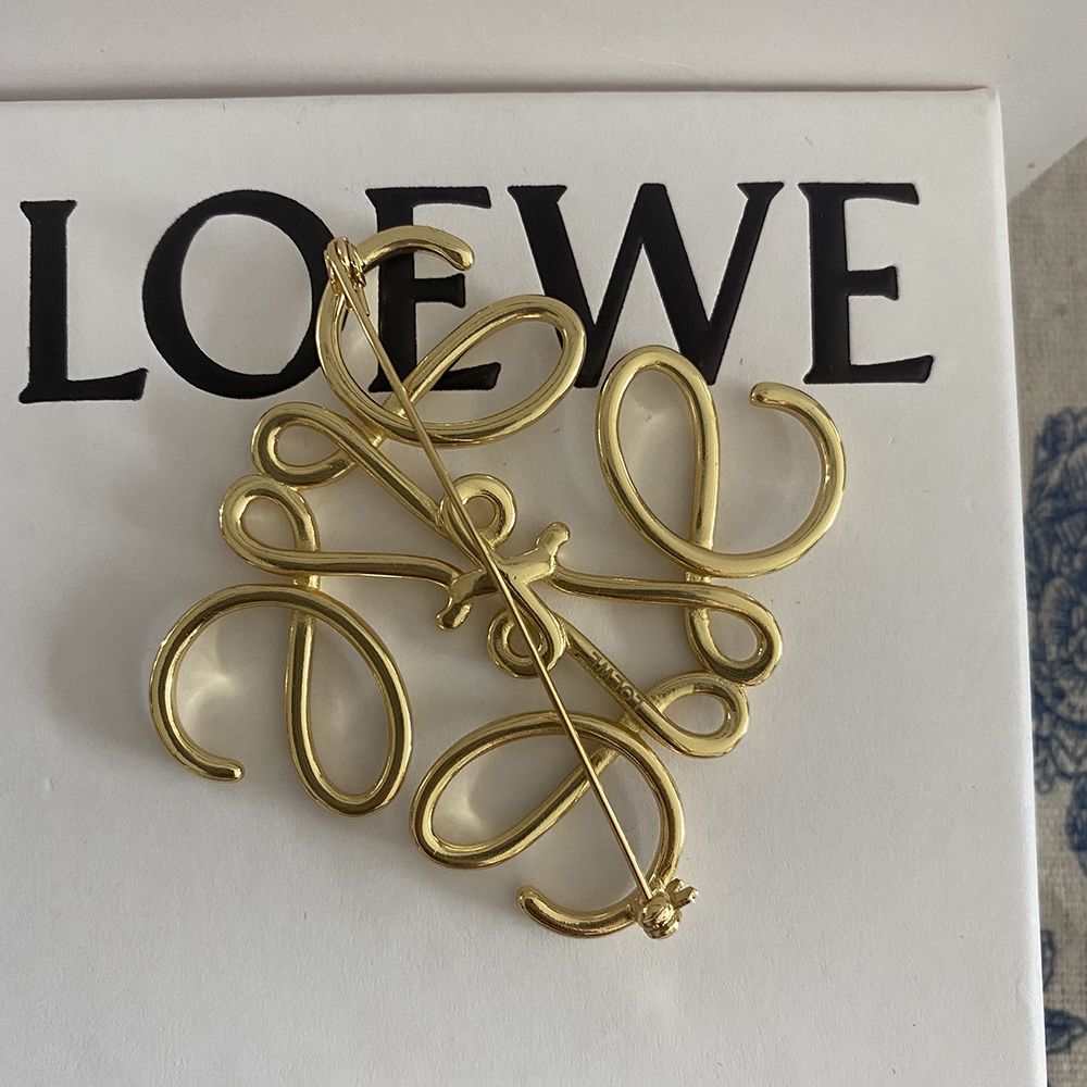 Logo Brooch Suit Pin Corsage Accessories
