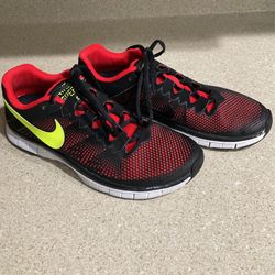 Nice MENS Size 8 Nike Free 3.0 Very good condition. Clean