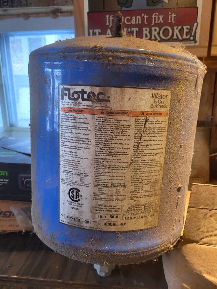 Flotech 15 Gallon Pressure Tank