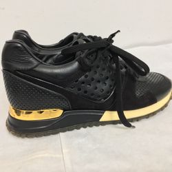 LOUIS VUITTON Run Away sneaker Size 36. Series Number G0 0195 36