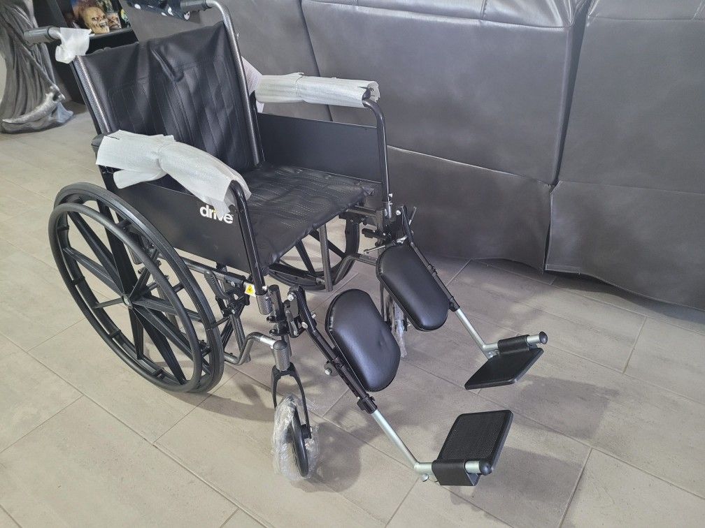 Wheelchair with Elevate Leg Footrests (NEW)