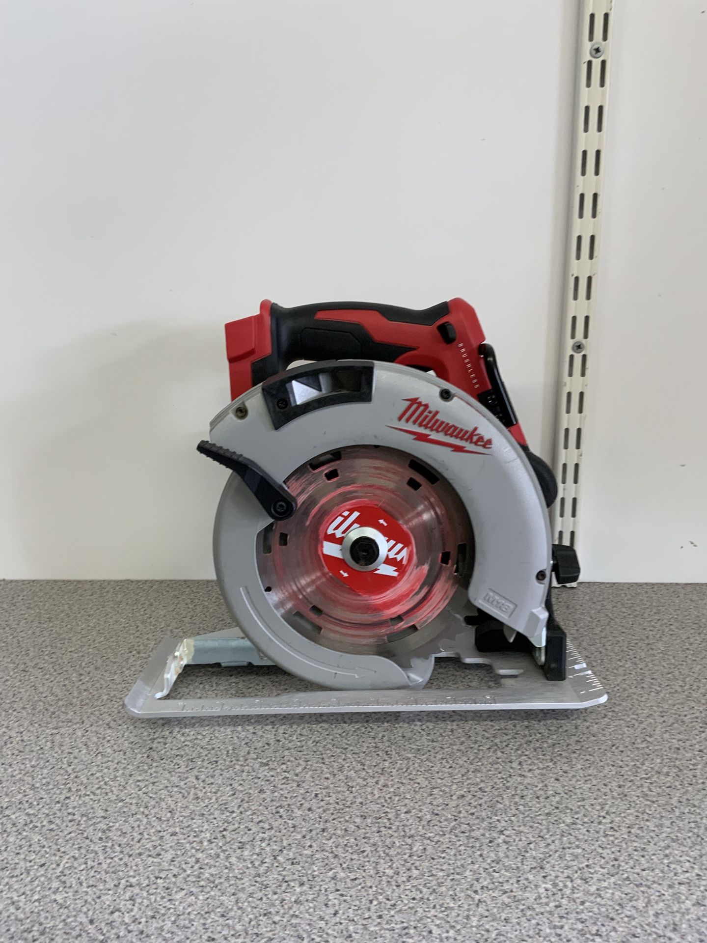 Milwaukee Cordless Brushless Circular Saw 7-1/4”