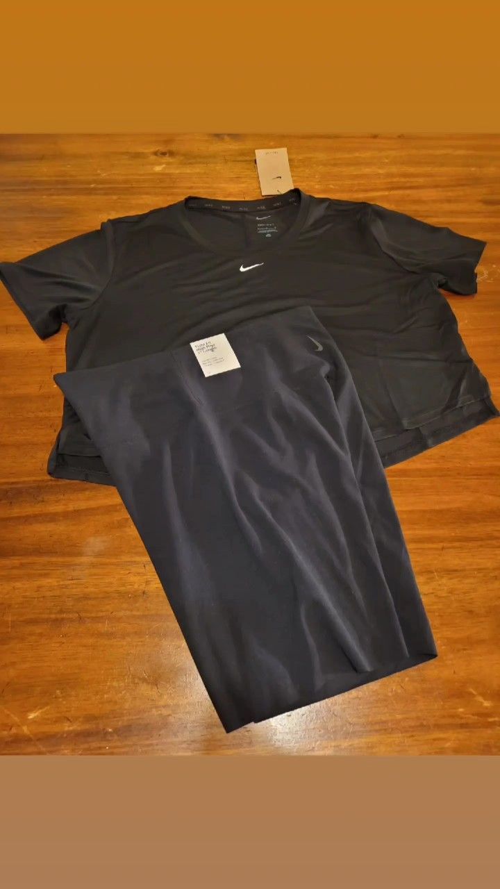 Women's Nike SeT