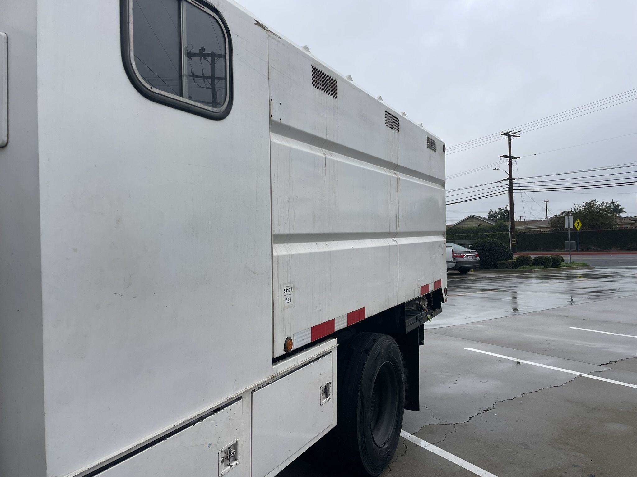 Dump Truck/Chipper Truck
