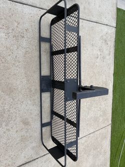 Cargo carrier hitch