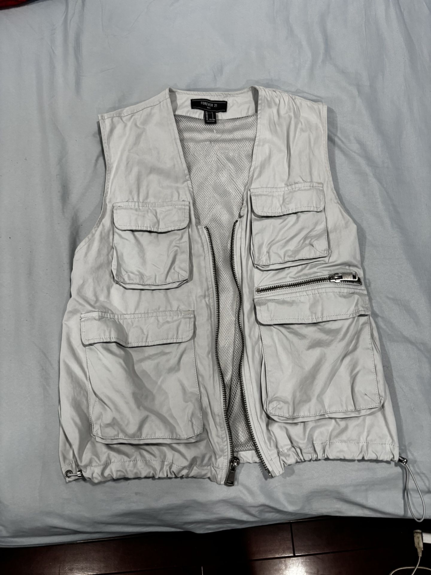 Forever 21 Utility Cargo Vest – Light Gray, Size M