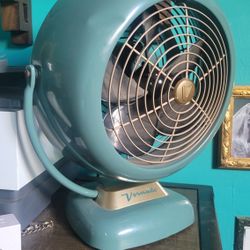 Vornado VFAN Sr. Vintage Fan | Large Retro