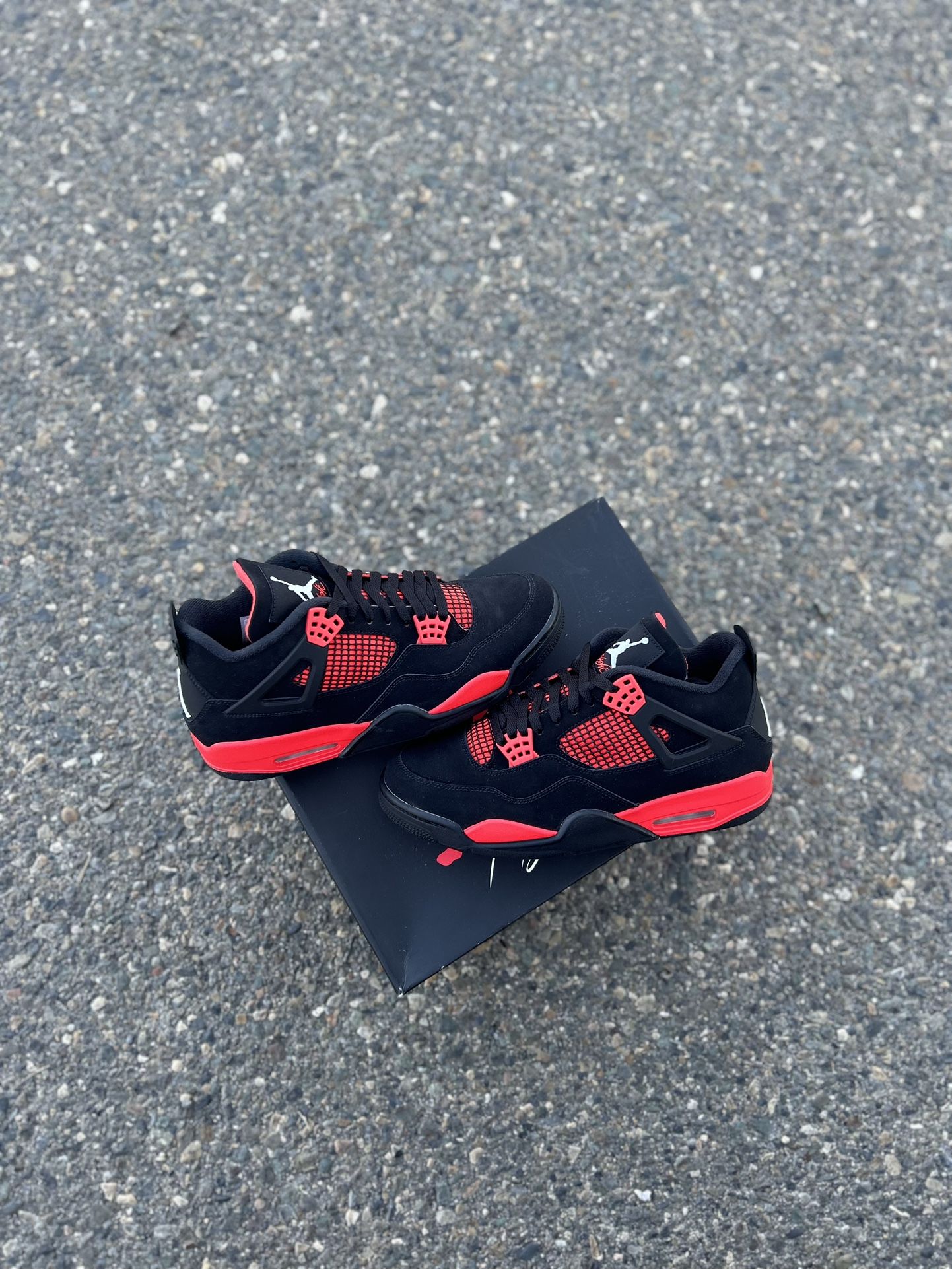 Jordan 4 Red Thunder Size 9.5M Brand new