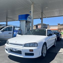 Nissan Skyline R34 GTT Turbo