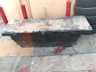 larger truck/utility diamond-plate box
