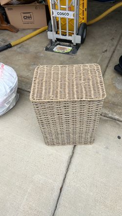 Clothes hamper