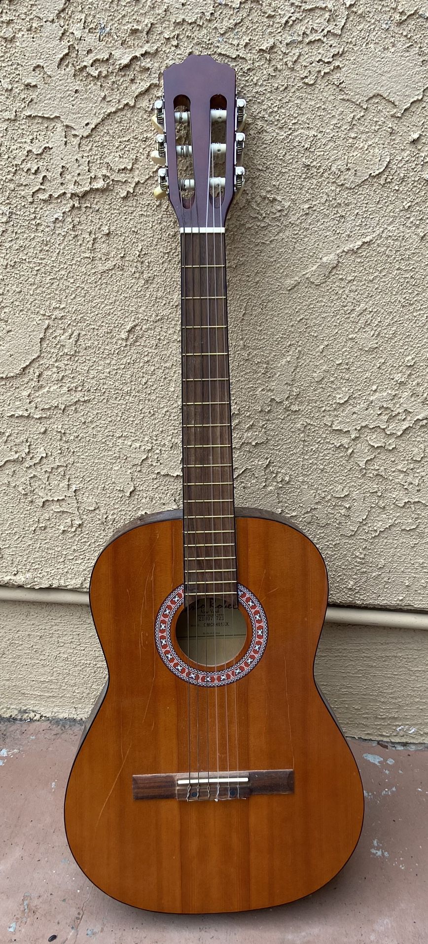 Carlo Robelli Wooden Acoustic Guitar And Stand 